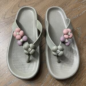 Flower Thong Sandals Womens Size 7 Green Waterproof Slip On Beach Pool Summer
